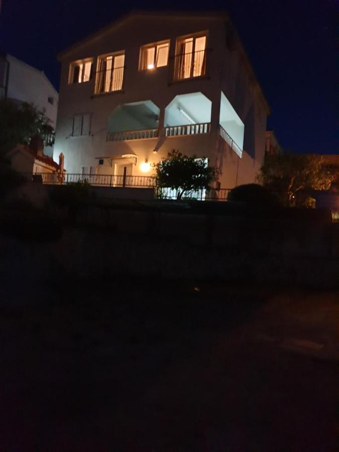 Apartments Zdenka Винишче Экстерьер фото
