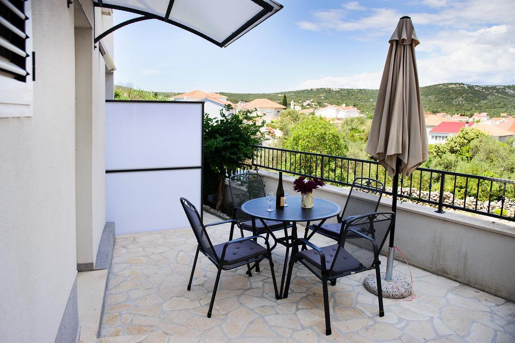 Apartments Zdenka Винишче Экстерьер фото